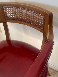 lot 292 image: Lovely Vintage Arm Chair