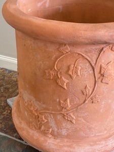 lot 194 image: Lovely Terracota Decorative Planter