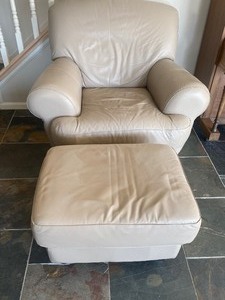 lot 288A image: Leather Chair and Ottoman