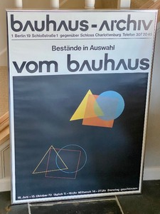 lot 284 image: Vintage 1972 Poster Vom Bauhaus - Abstract Brutalist Kandinsky Josef Albers Pink Floyd Poster