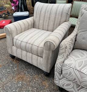 lot 27 image: Pair of Accent Armchairs