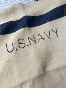 lot 30 image: US NAVY Wool Blankets