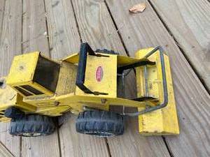 lot 42 image: Vintage Tonka Loader