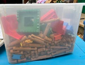 lot 65 image: Box of Lincoln Logs