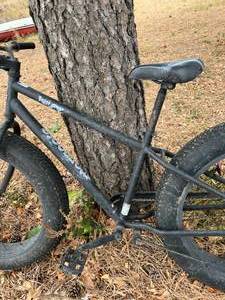lot 86 image: Mongoose MountainDirt Bike