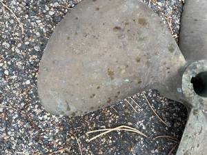 lot 71 image: Boat Propeller