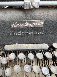 lot 72 image: Vintage Harris Typewriter
