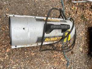 lot 91 image: DeWalt Construction Heater