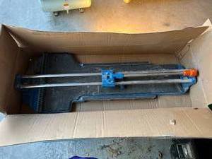 lot 103 image: Superior Tile Cutter