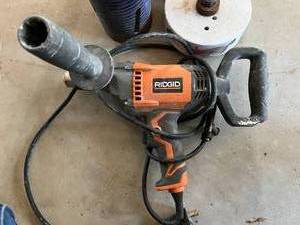 lot 129 image: Ridgid R7 122 Drill and Hole Saw Bits