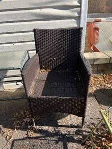 lot 191 image: Set of 2 Brown Wicker Chairs with Metal Table