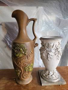 lot 29 image: Mid-Century Modern Haegar Pottery Vase & Shabby Chic Vase