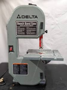 lot 68 image: Delta Bench Band Saw (Works)