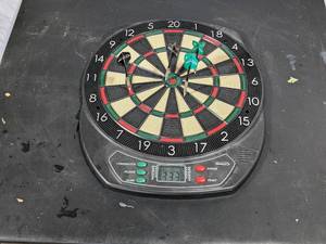 lot 83 image: Digital Dartboard with Darts (Working)