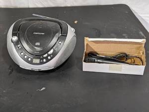 lot 84 image: Memorex Radio and Microphone