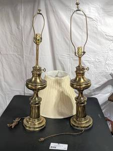 lot 10 image: Classic Brass Table Lamps