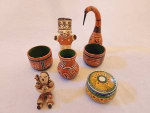 lot 20 image: Decorative Lot #2