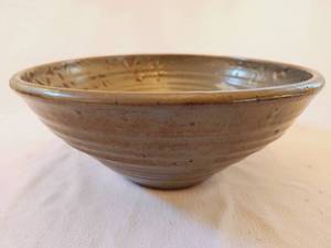 lot 24 image: ARM Pottery