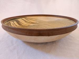 lot 25 image: David Pottery