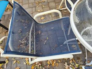 lot 32 image: Patio Furniture