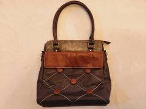 lot 47 image: noinoi Leather Purse