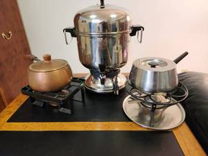 lot 75 image: Vintage Fondue Pots & Percolator