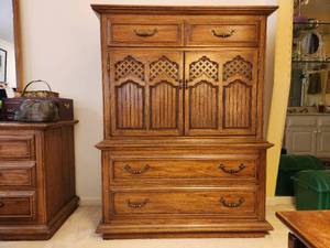 lot 89 image: Chest of Drawers