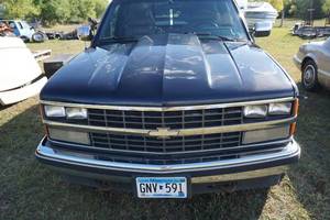 lot 5 image: 1989 Chevrolet Silverado 1500 Z71 Pickup - Manual Transmission - 118,625 Miles