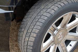 lot 1 image: 2014 Cadillac Escalade ESV SUV with Rear Entertainment - 106,552 Miles