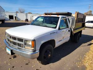 lot 10 image: 1996 Chevrolet C3500 Dump Truck - 5.7L V8 - 9 Dump Box