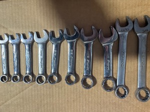 lot 34 image: Assorted Short SAE Snap-On Wrenches