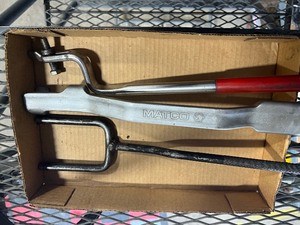 lot 28 image: Specialty Wrenches