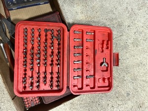 lot 72 image: Assortment of Screwdriver Bit sets