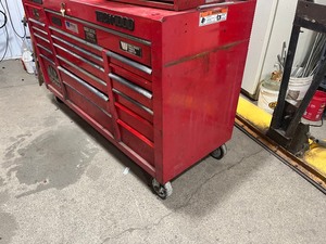 lot 125 image: MAC Tech 1000 tool box