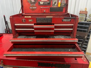 lot 126 image: Road Tool Box