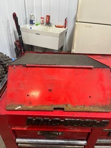 lot 127 image: Side shelf for rolling tool box