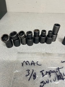 lot 77 image: Assortment of MAC 38 drive MAC Impact Swivels