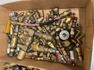 lot 120 image: 2 flats of brass fittings