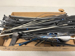 lot 111 image: Flat Full of Zip Ties