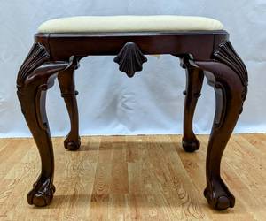 lot 138 image: Vintage Baker Furniture, Historic Charleston Collection Foot Stool #2