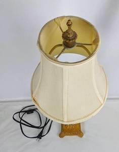 lot 152 image: Vintage Brass Candlestick Table Lamp