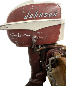 lot 3 image: 1956 Johnson Sea Horse 7 12 hp Motor