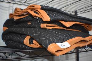 lot 36 image: Wen Moving Blankets