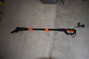 lot 38 image: Wen Electric Pole Saw