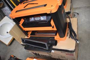 lot 48 image: Wen Thickness Planer