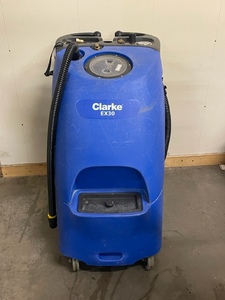 lot 112 image: Commercial Carpet Cleaner