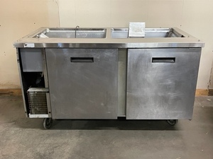 lot 8 image: Commercial Randell Refrigerator