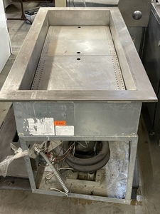 lot 32 image: Commercial Randell HotCold Pan