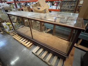 lot 68 image: Large Vintage Glass Display Case