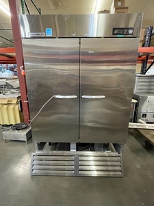 lot 80 image: Beverage Air Commercial Refrigerator andor Freezer